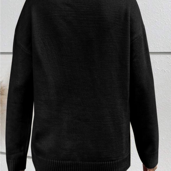 Host Pick 4x!🎉 BNWT- Black Crewneck Halloween Sweater with Orange “Boo” - Picture 2 of 10